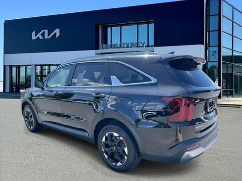 Certified 2024 Kia Sorento S FWD image 4