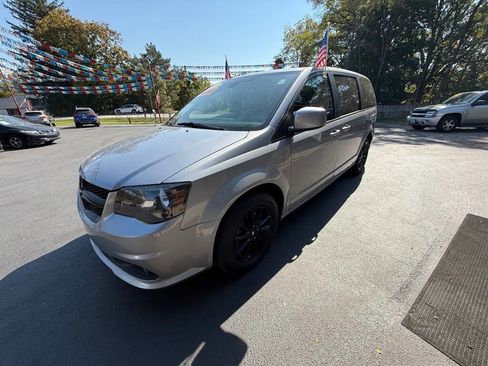 Used 2019 Dodge Grand Caravan GT image 4