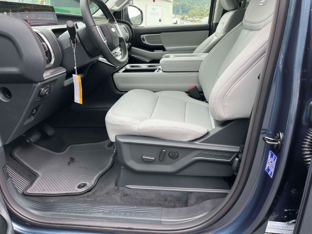 New 2027 Ford Expedition Platinum w/ Driver's Package AWD/4WD image 25
