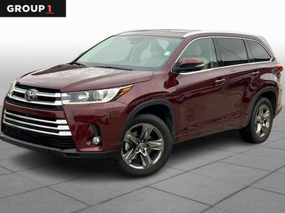 Used 2017 Toyota Highlander Limited Platinum