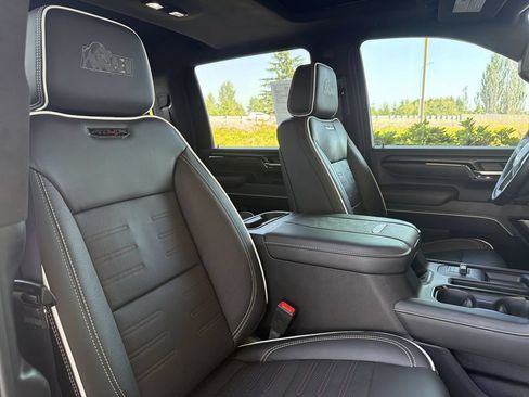 Certified 2025 GMC Sierra 2500 AT4X w/ AT4X AEV Edition AWD/4WD image 29