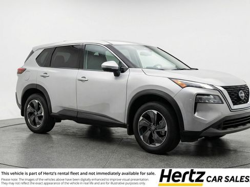 Used 2025 Nissan Rogue SV image 1