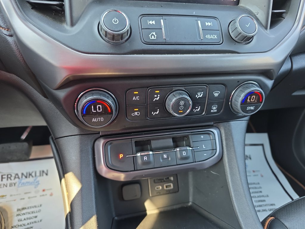 Used 2022 GMC Acadia AT4 w/ Technology Package AWD/4WD image 19