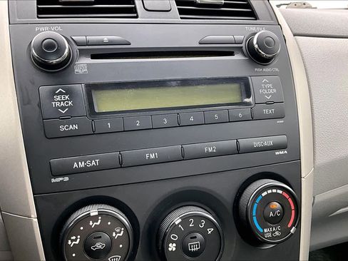 Used 2010 Toyota Corolla image 33