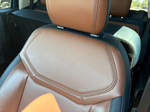 Used 2023 Ford Maverick Lariat FWD image 11