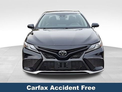 Used 2022 Toyota Camry XSE image 3