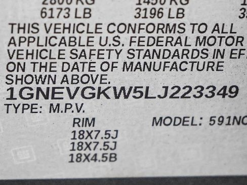 Used 2020 Chevrolet Traverse LT w/ Driver Confidence II Package AWD/4WD image 28
