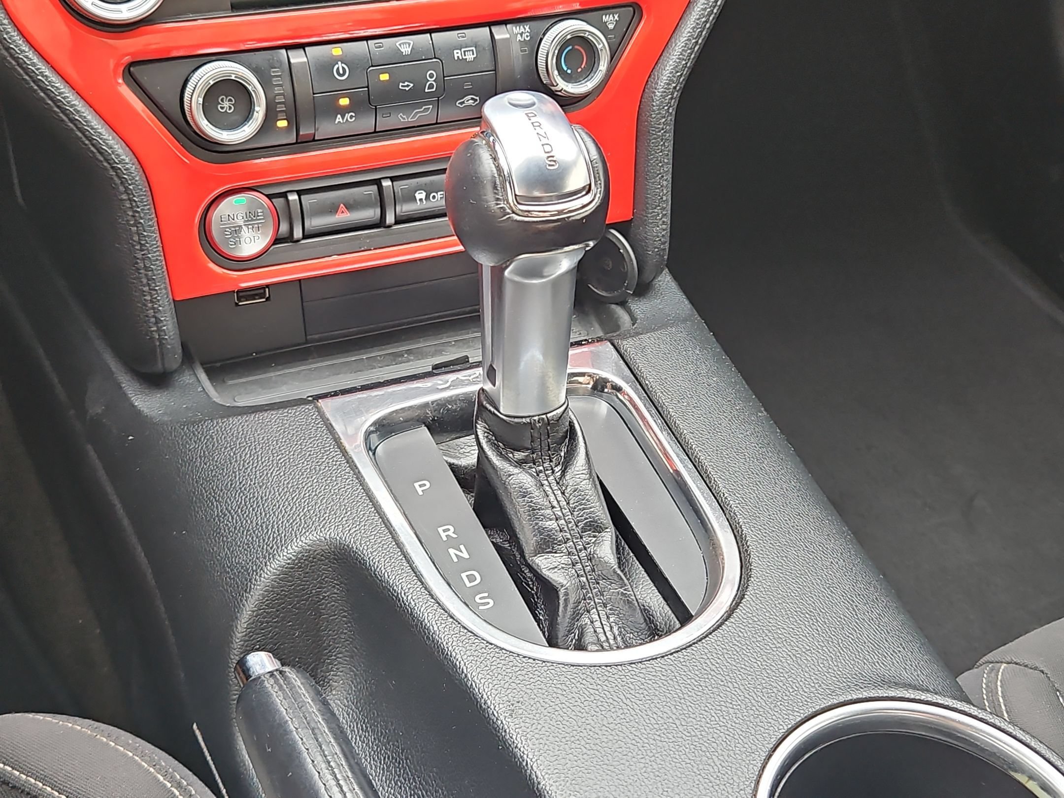 Used 2018 Ford Mustang Coupe RWD image 18