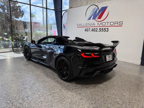 Used 2025 Chevrolet Corvette Z06 w/ Z07 Performance Package RWD image 18
