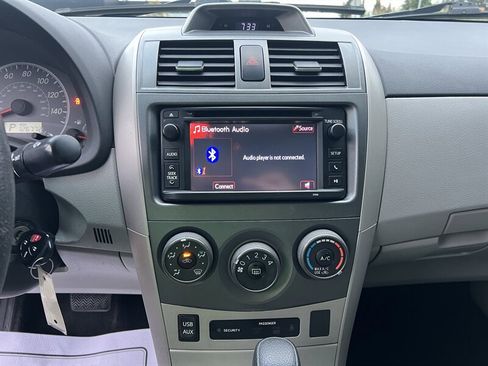 Used 2013 Toyota Corolla LE FWD image 15