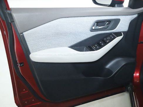 Certified 2023 Nissan Rogue SV image 25