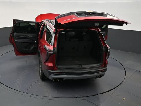 Used 2025 Chevrolet Traverse LT FWD image 32