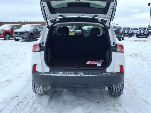 Certified 2022 Ford Escape SE w/ SE Sport Appearance Package image 9