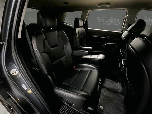 Used 2024 Kia Telluride S image 16