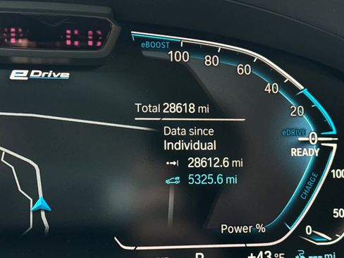 Used 2020 BMW 745e xDrive image 28