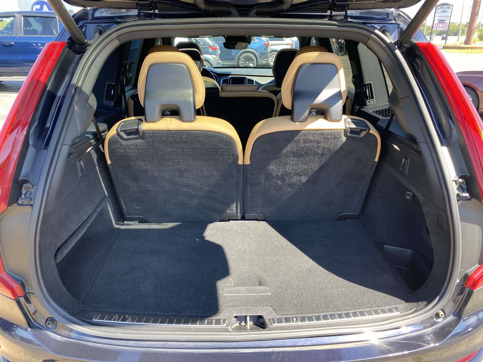 Used 2019 Volvo XC90 T6 Momentum AWD/4WD image 21