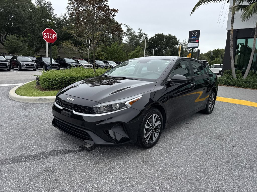 Used 2023 Kia Forte LXS w/ LXS Technology Package FWD image 9