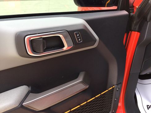 Used 2023 Ford Bronco Badlands image 10