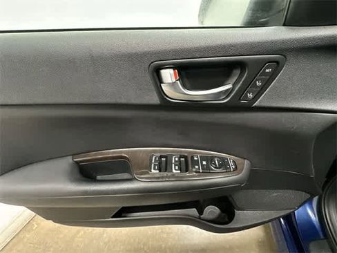 Used 2018 Kia Optima EX image 17