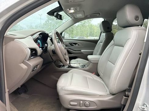 Used 2018 Chevrolet Traverse LT FWD image 11