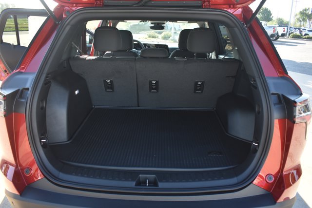 New 2027 Chevrolet Equinox LT w/ Safety and Technology Package FWD image 16