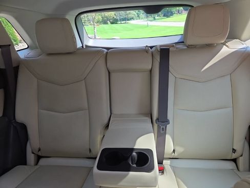 Used 2018 Cadillac XT5 Luxury w/ Driver Awareness Package FWD image 5