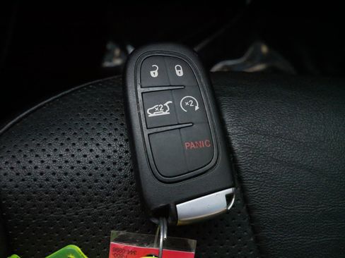 Used 2021 Jeep Cherokee Latitude Lux w/ Comfort/Convenience Group image 31