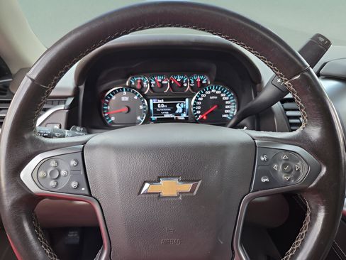 Used 2019 Chevrolet Suburban LT image 23