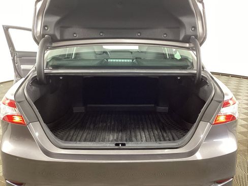 Used 2020 Toyota Camry LE image 29