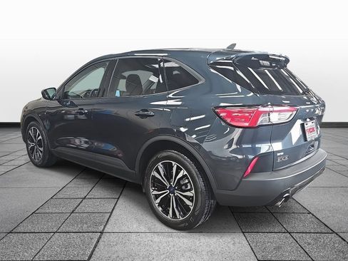 Used 2022 Ford Escape SE w/ SE Sport Appearance Package image 6