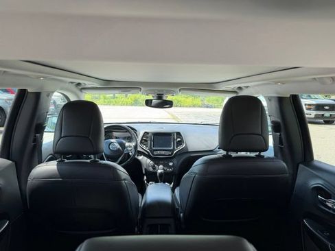 Used 2019 Jeep Cherokee Limited AWD/4WD image 13