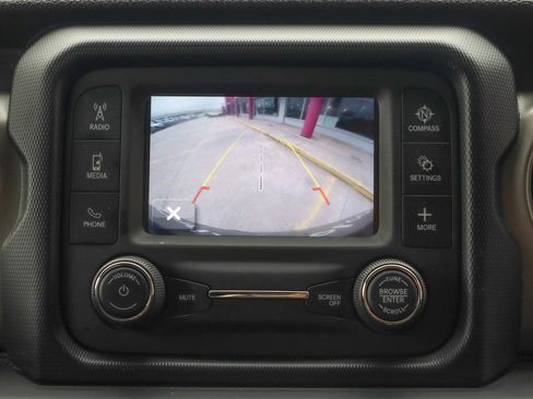 Used 2018 Jeep Wrangler Unlimited Sport S AWD/4WD image 12