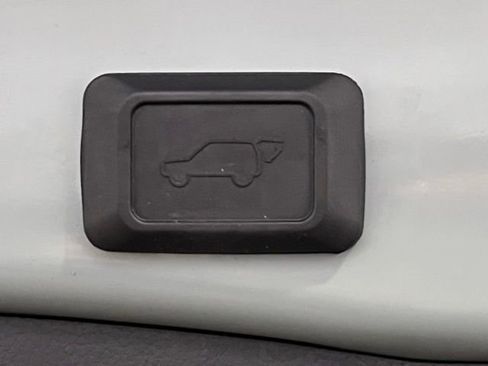 Certified 2022 Toyota RAV4 XLE Premium AWD/4WD image 13