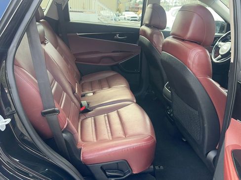 Used 2017 Kia Sorento SX image 41