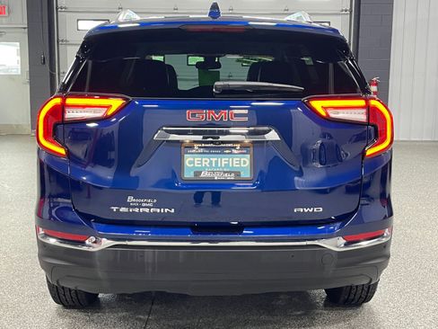 Certified 2022 GMC Terrain SLT w/ Infotainment Package II image 4