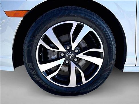 Used 2018 Honda Odyssey Elite image 10