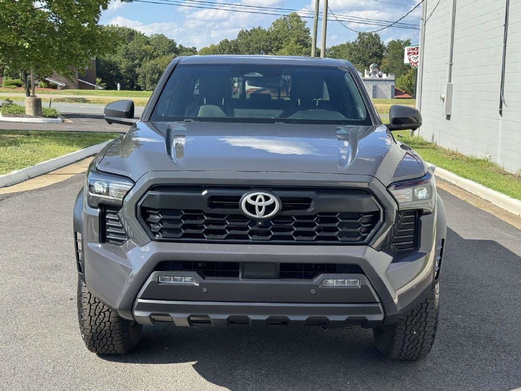 Used 2024 Toyota Tacoma TRD Off-Road w/ TRD Off Road Premium Package AWD/4WD image 27