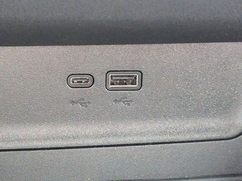 Used 2025 Chevrolet Equinox LT image 24