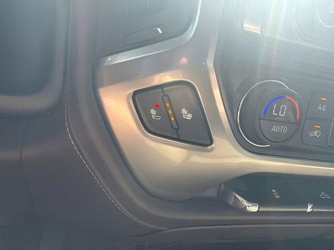 Used 2018 Chevrolet Silverado 1500 LTZ Z71 AWD/4WD image 21