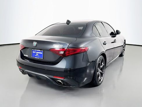 Used 2018 Alfa Romeo Giulia Ti Sport w/ Quick Order Package 22U Sport RWD image 5