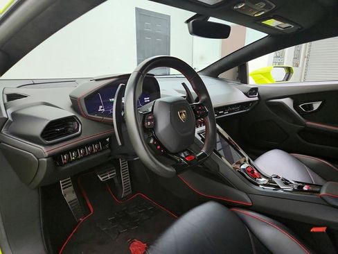 Used 2020 Lamborghini Huracan EVO image 13