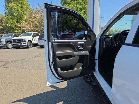 Used 2017 Chevrolet Silverado 1500 LT AWD/4WD image 19