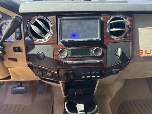 Used 2009 Ford F250 Lariat image 12