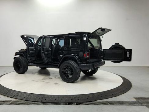 Used 2021 Jeep Wrangler Unlimited Sahara w/ Cold Weather Group AWD/4WD image 14