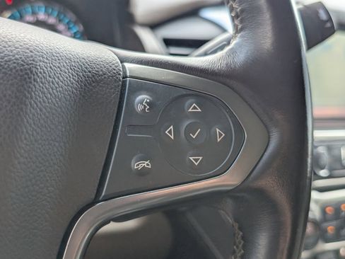 Used 2020 Chevrolet Suburban Premier RWD image 24