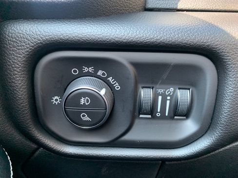 Used 2026 RAM 2500 Laramie AWD/4WD image 22