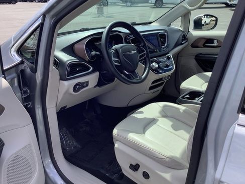 Used 2021 Chrysler Voyager Lxi image 7