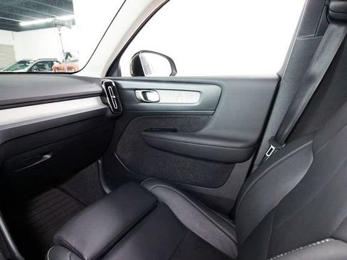 Certified 2026 Volvo XC40 B5 Plus AWD/4WD image 8