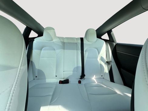 Used 2023 Tesla Model 3 Standard Range RWD image 13