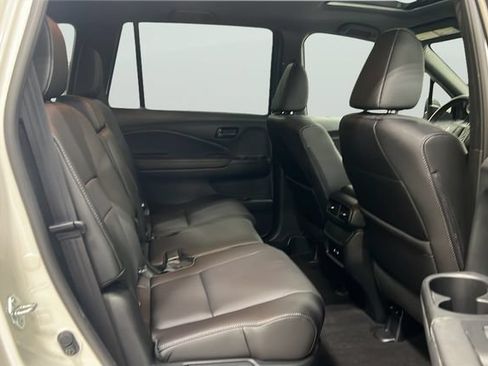 Used 2025 Honda Passport EX-L image 19